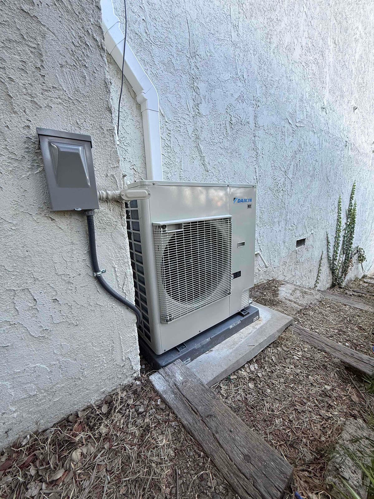 Completed Daikin DH6 outdoor heat pump installation in 90065