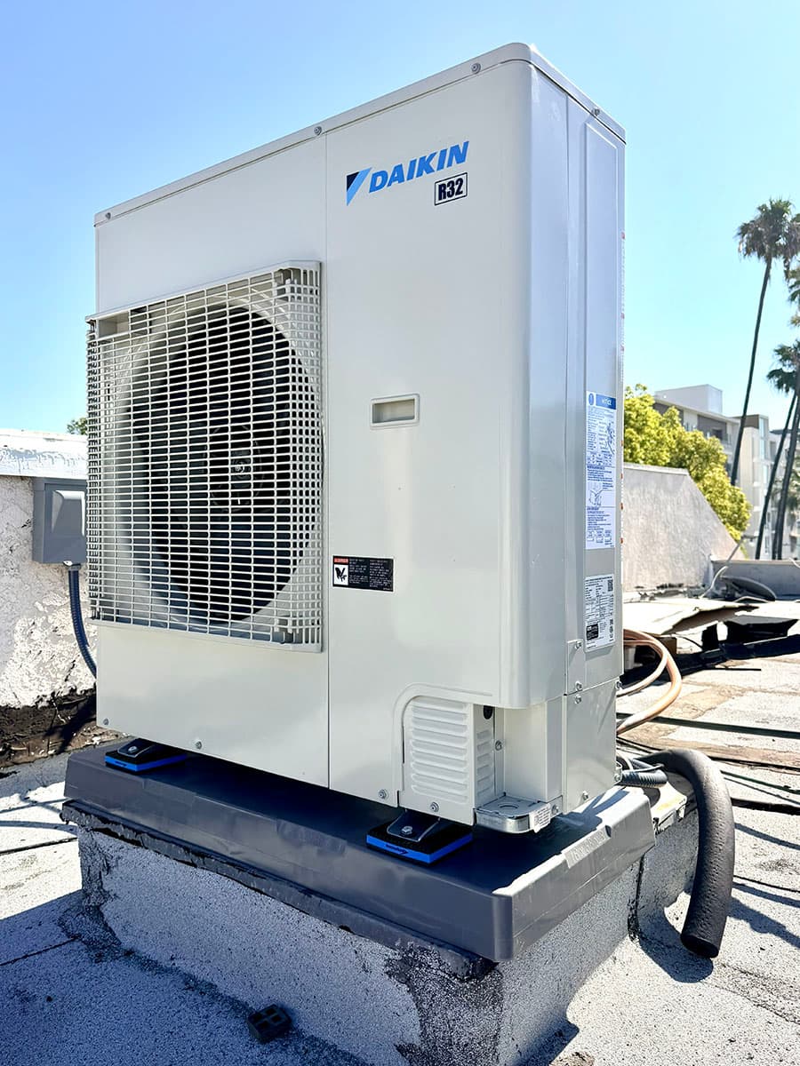 Completed Daikin FIT DH7 rooftop heat pump installation in Glendale