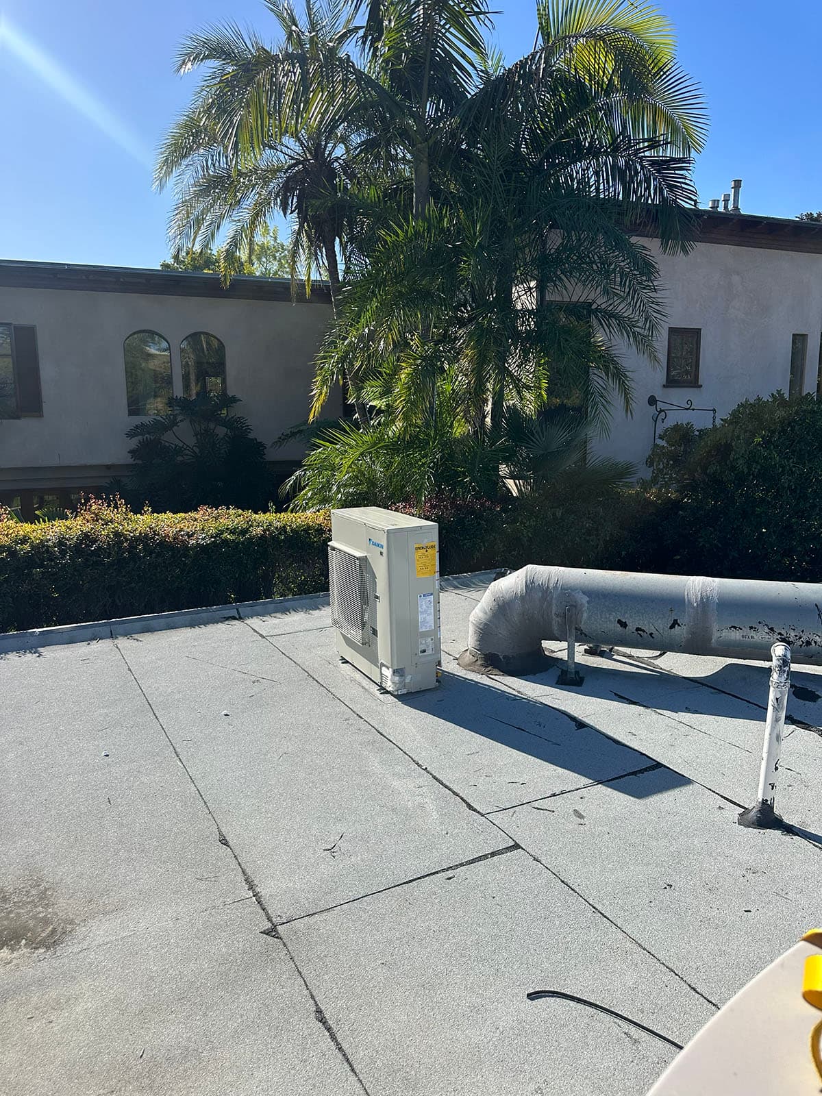 Daikin Fit DH7 rooftop heat pump installed in West Hollywood
