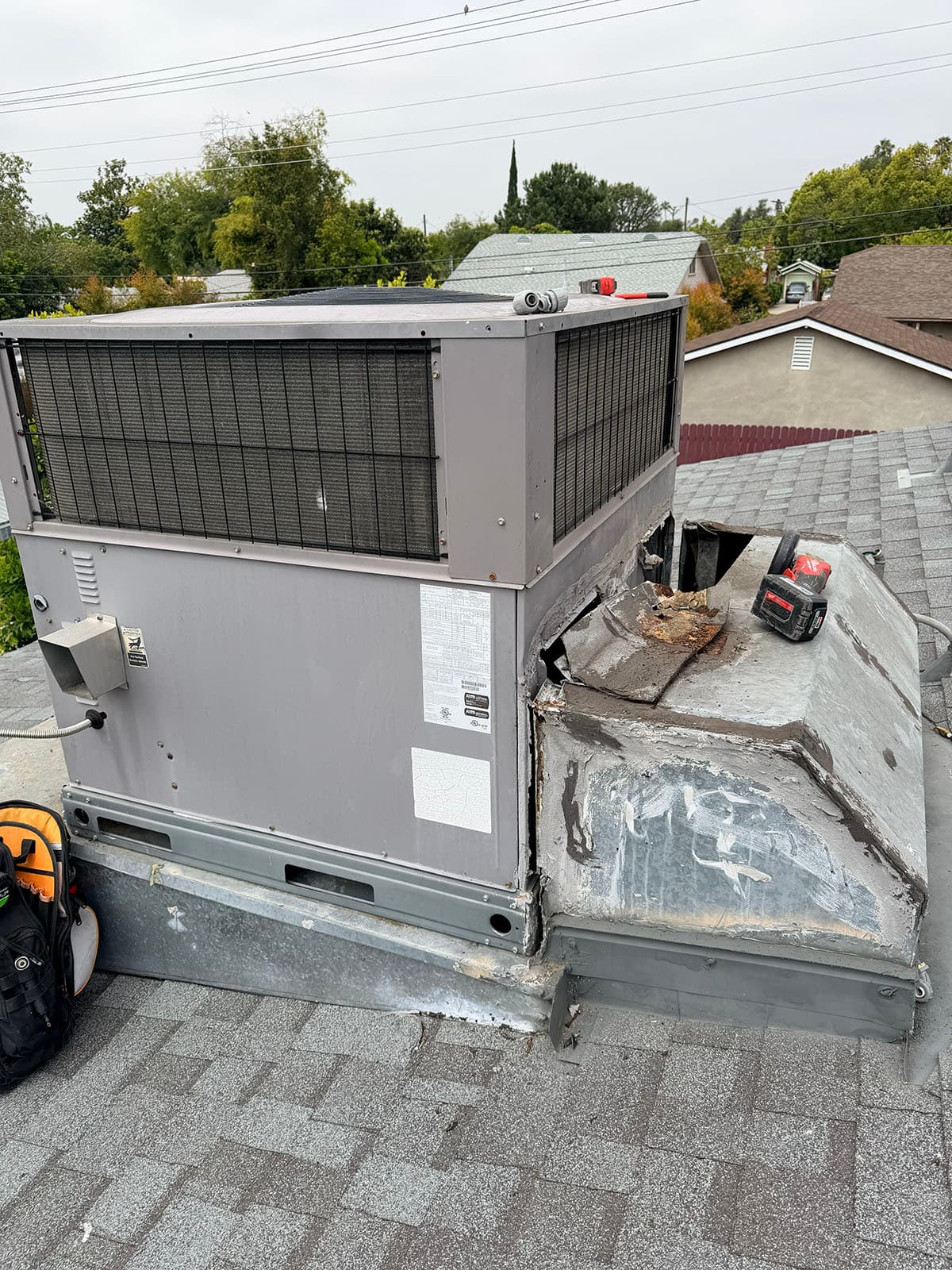 Old 22-year rooftop package unit before replacement in Pasadena