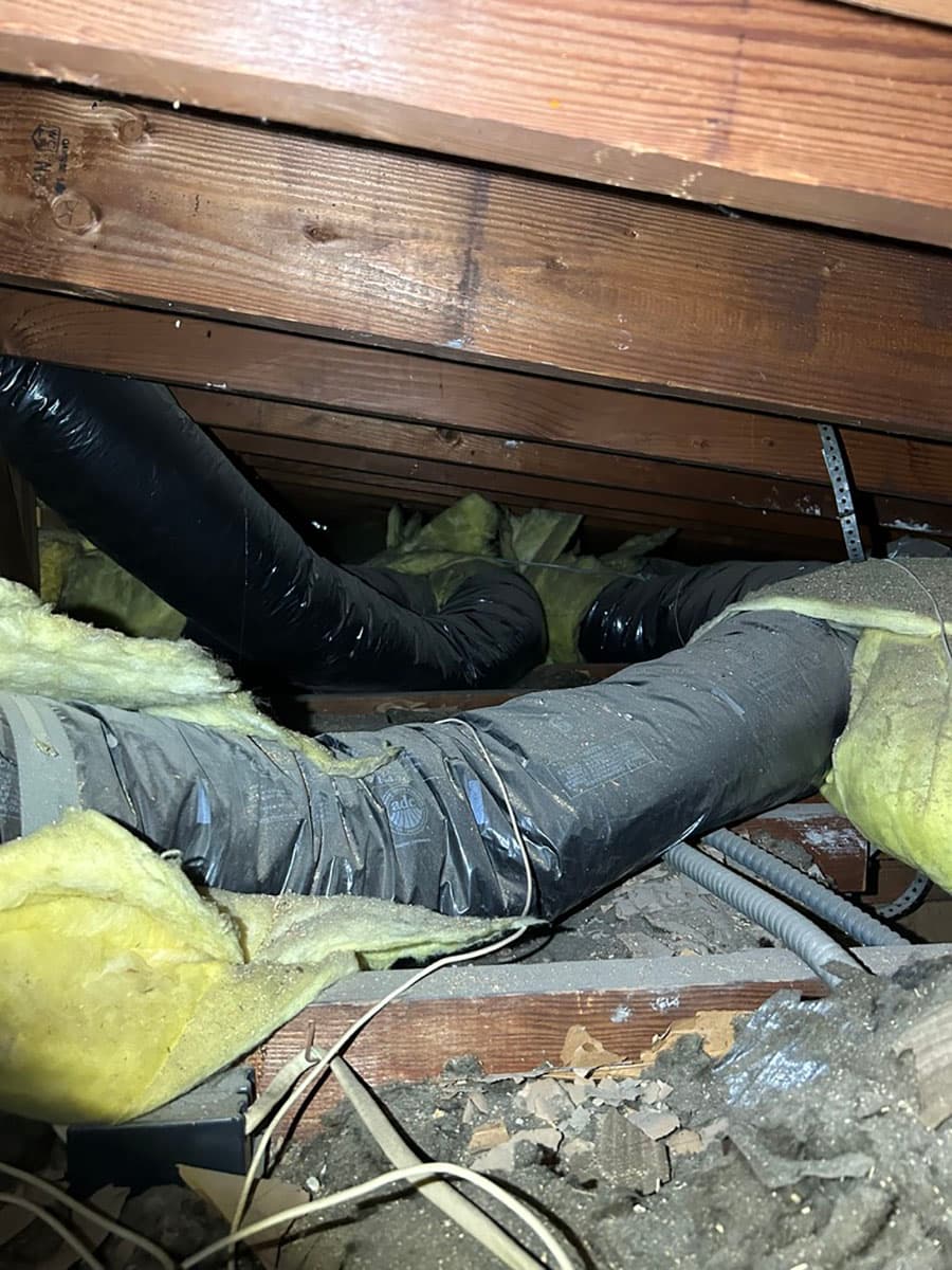 Old flex duct system before full duct replacement Old flex duct system before full duct replacement in Los Feliz