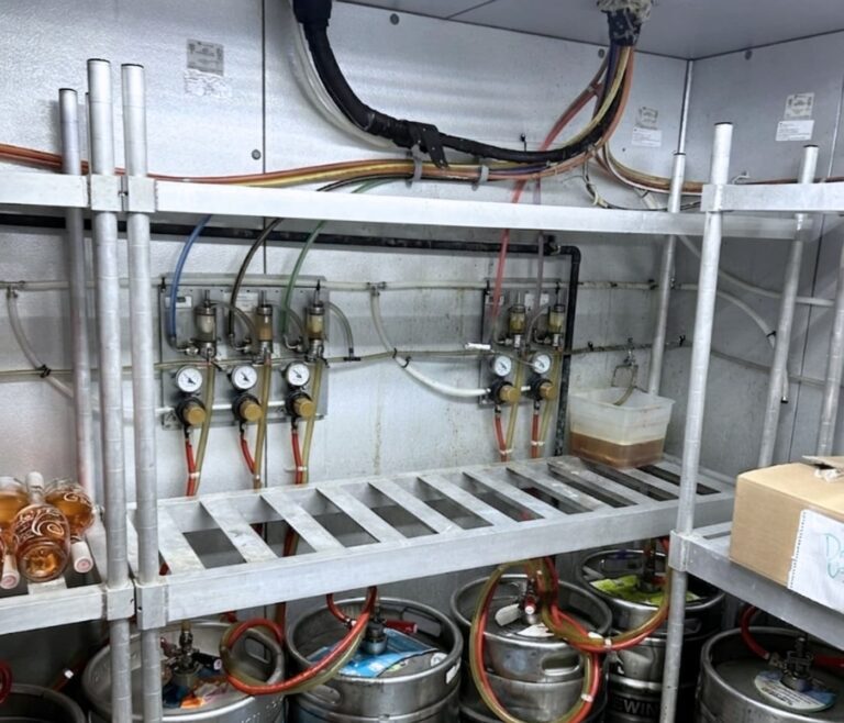 commercial walk in cooler refrigeration system