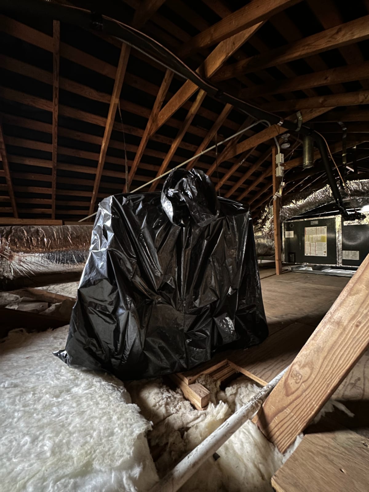 New construction ductwork installation, Los Angeles area Insulated ductwork installed in attic of new home construction